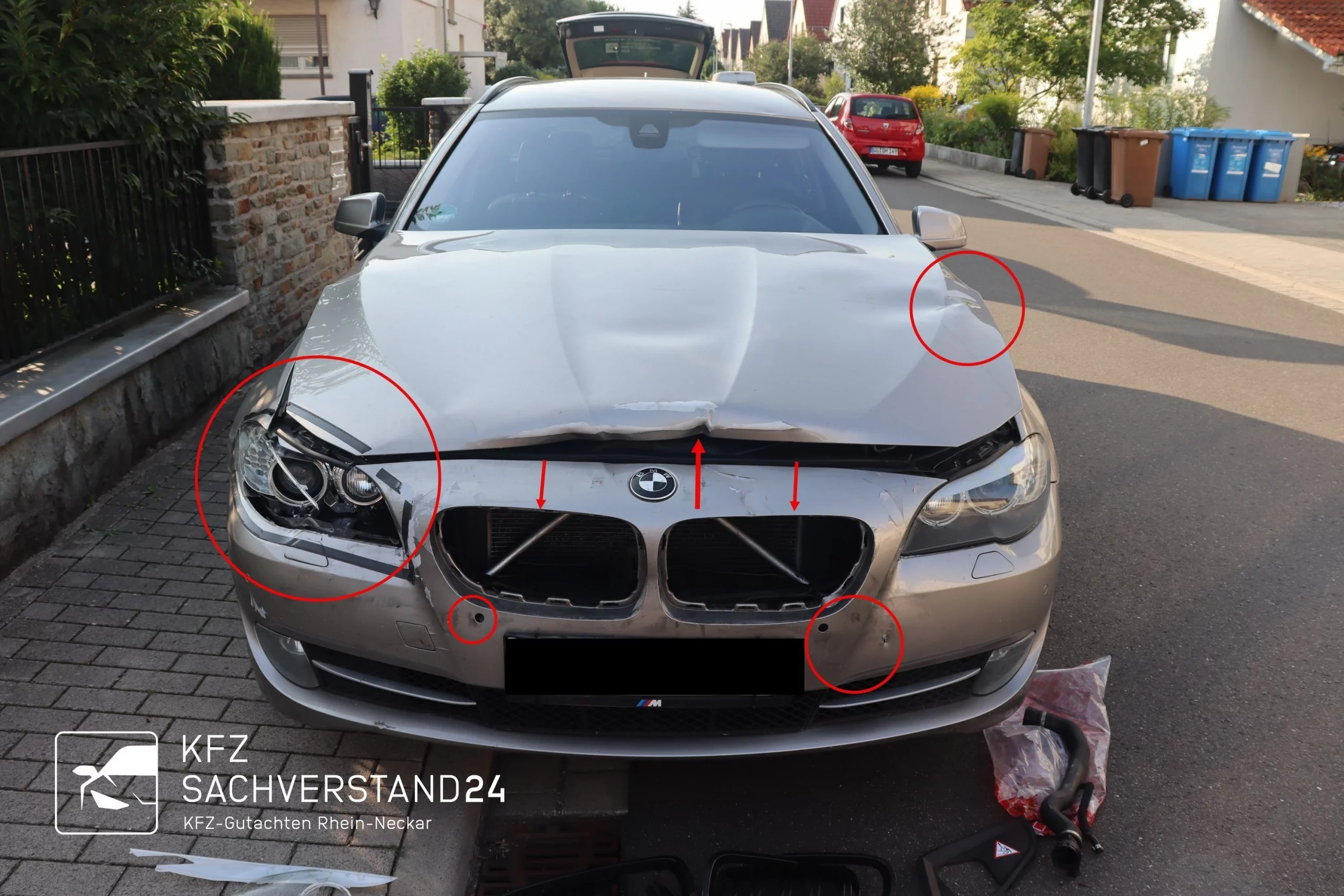 Bmw 530 F11 mit Frontschaden wird begutachtet von einem Kfz Gutachter von Kfz Sachverstand 24 für ein Unfallgutachten